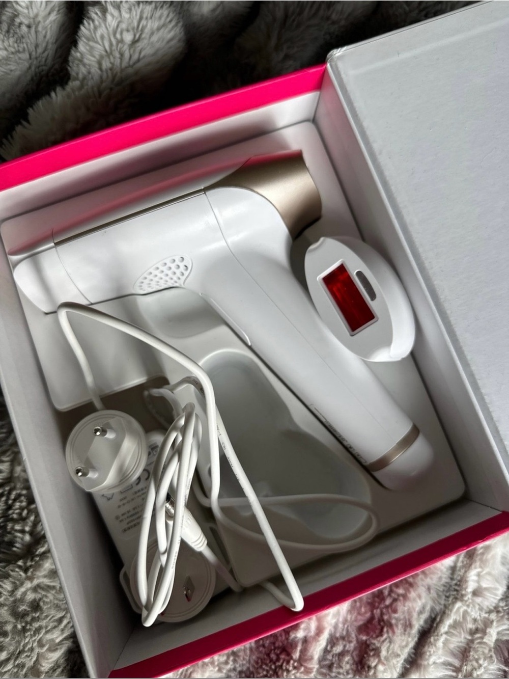 Lescolton Home Pulsed Light Device